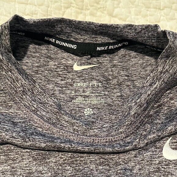 NWT Nike Dri-Fit Element Women’s Running Crew Top, Size M New w/Tag Retail $55 - Picture 4 of 8